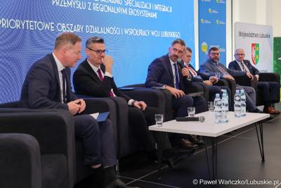 Uczestnicy pierwszego dnia 11. Kongresu Klastrów Polskich w Parku Technologii Kosmicznych w Zielonej Górze-Nowym Kisielinie