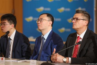 Wizyta ambasadora nadzwyczajnego i pełnomocnego Chińskiej Republiki Ludowej Lu Shanem w Urzędzie Marszałkowskim Województwa Lubuskiego w Zielonej Górze
