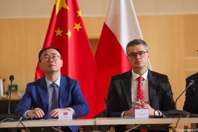Wizyta ambasadora nadzwyczajnego i pełnomocnego Chińskiej Republiki Ludowej Lu Shanem w Urzędzie Marszałkowskim Województwa Lubuskiego w Zielonej Górze