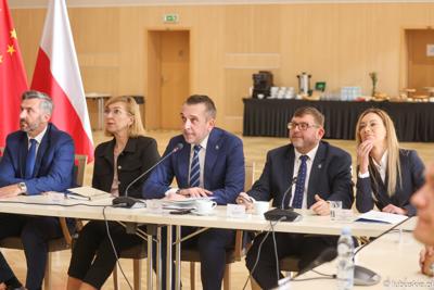 Wizyta ambasadora nadzwyczajnego i pełnomocnego Chińskiej Republiki Ludowej Lu Shanem w Urzędzie Marszałkowskim Województwa Lubuskiego w Zielonej Górze