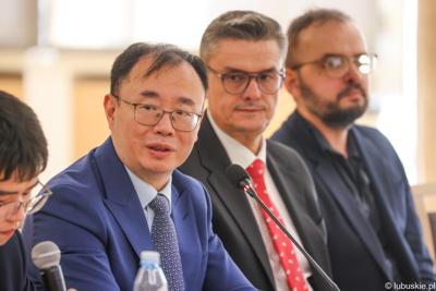 Wizyta ambasadora nadzwyczajnego i pełnomocnego Chińskiej Republiki Ludowej Lu Shanem w Urzędzie Marszałkowskim Województwa Lubuskiego w Zielonej Górze