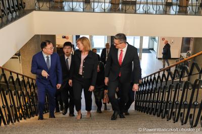 Wizyta ambasadora nadzwyczajnego i pełnomocnego Chińskiej Republiki Ludowej Lu Shanem w Urzędzie Marszałkowskim Województwa Lubuskiego w Zielonej Górze