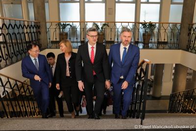 Wizyta ambasadora nadzwyczajnego i pełnomocnego Chińskiej Republiki Ludowej Lu Shanem w Urzędzie Marszałkowskim Województwa Lubuskiego w Zielonej Górze