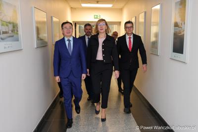 Wizyta ambasadora nadzwyczajnego i pełnomocnego Chińskiej Republiki Ludowej Lu Shanem w Urzędzie Marszałkowskim Województwa Lubuskiego w Zielonej Górze