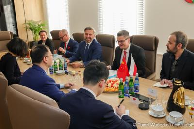 Wizyta ambasadora nadzwyczajnego i pełnomocnego Chińskiej Republiki Ludowej Lu Shanem w Urzędzie Marszałkowskim Województwa Lubuskiego w Zielonej Górze