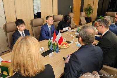 Wizyta ambasadora nadzwyczajnego i pełnomocnego Chińskiej Republiki Ludowej Lu Shanem w Urzędzie Marszałkowskim Województwa Lubuskiego w Zielonej Górze