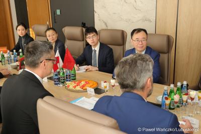 Wizyta ambasadora nadzwyczajnego i pełnomocnego Chińskiej Republiki Ludowej Lu Shanem w Urzędzie Marszałkowskim Województwa Lubuskiego w Zielonej Górze