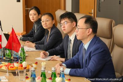 Wizyta ambasadora nadzwyczajnego i pełnomocnego Chińskiej Republiki Ludowej Lu Shanem w Urzędzie Marszałkowskim Województwa Lubuskiego w Zielonej Górze