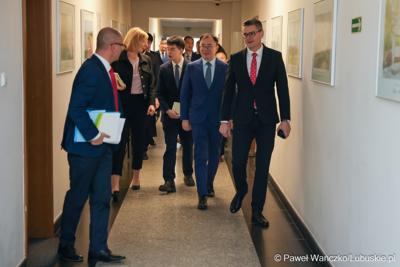 Wizyta ambasadora nadzwyczajnego i pełnomocnego Chińskiej Republiki Ludowej Lu Shanem w Urzędzie Marszałkowskim Województwa Lubuskiego w Zielonej Górze