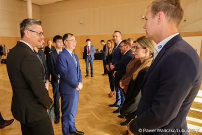 Wizyta ambasadora nadzwyczajnego i pełnomocnego Chińskiej Republiki Ludowej Lu Shanem w Urzędzie Marszałkowskim Województwa Lubuskiego w Zielonej Górze