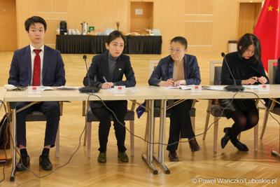 Wizyta ambasadora nadzwyczajnego i pełnomocnego Chińskiej Republiki Ludowej Lu Shanem w Urzędzie Marszałkowskim Województwa Lubuskiego w Zielonej Górze