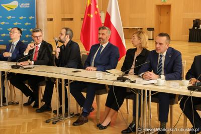 Wizyta ambasadora nadzwyczajnego i pełnomocnego Chińskiej Republiki Ludowej Lu Shanem w Urzędzie Marszałkowskim Województwa Lubuskiego w Zielonej Górze