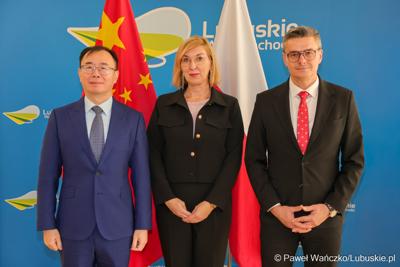 Wizyta ambasadora nadzwyczajnego i pełnomocnego Chińskiej Republiki Ludowej Lu Shanem w Urzędzie Marszałkowskim Województwa Lubuskiego w Zielonej Górze