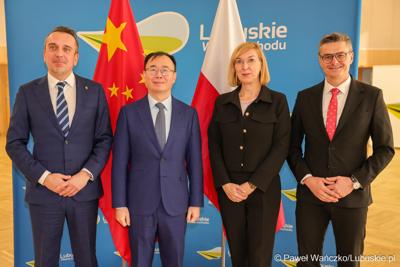Wizyta ambasadora nadzwyczajnego i pełnomocnego Chińskiej Republiki Ludowej Lu Shanem w Urzędzie Marszałkowskim Województwa Lubuskiego w Zielonej Górze