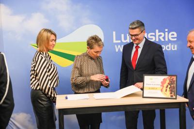 Województwo Lubuskie konsekwentnie wspiera lubuskich strażaków. Umowy z gminami z północy regionu podpisane