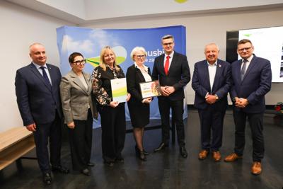 Województwo Lubuskie konsekwentnie wspiera lubuskich strażaków. Umowy z gminami z północy regionu podpisane