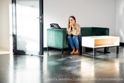 Srebrne medalistki Mistrzostw Polski U15 w piłce wodnej odwiedziły urząd marszałkowski w Gorzowie Wlkp. 