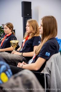 Srebrne medalistki Mistrzostw Polski U15 w piłce wodnej odwiedziły urząd marszałkowski w Gorzowie Wlkp. 