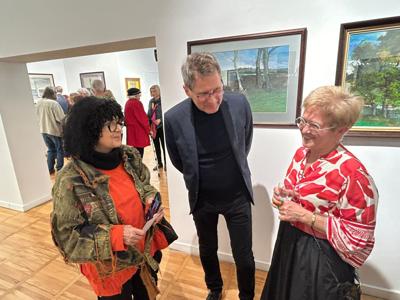 Od 7 listopada 2025 r. w Muzeum Ziemi Lubuskiej można oglądać „Fotoreportaże” Tomasza Gawałkiewicza, ale też najnowsze obrazy Józefa Burlewicza. Podwójny piątkowy wernisaż w MZL uświetnił recital utalentowanego młodego pianisty – pochodzącego z Zielonej Góry Wiktora Pelca (zagrał utwory Chopina i Pendereckiego. 
Zielonogórskim bohaterom wieczoru gratulowali marszałek województwa lubuskiego Sebastian Ciemnoczołowski i członek Zarządu Województwa Lubuskiego Łukasz Porycki. 
