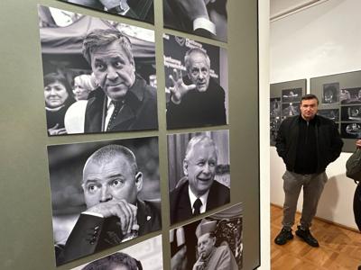 Od 7 listopada 2025 r. w Muzeum Ziemi Lubuskiej można oglądać „Fotoreportaże” Tomasza Gawałkiewicza, ale też najnowsze obrazy Józefa Burlewicza. Podwójny piątkowy wernisaż w MZL uświetnił recital utalentowanego młodego pianisty – pochodzącego z Zielonej Góry Wiktora Pelca (zagrał utwory Chopina i Pendereckiego. 
Zielonogórskim bohaterom wieczoru gratulowali marszałek województwa lubuskiego Sebastian Ciemnoczołowski i członek Zarządu Województwa Lubuskiego Łukasz Porycki. 
