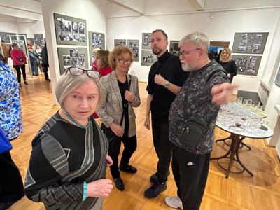 Od 7 listopada 2025 r. w Muzeum Ziemi Lubuskiej można oglądać „Fotoreportaże” Tomasza Gawałkiewicza, ale też najnowsze obrazy Józefa Burlewicza. Podwójny piątkowy wernisaż w MZL uświetnił recital utalentowanego młodego pianisty – pochodzącego z Zielonej Góry Wiktora Pelca (zagrał utwory Chopina i Pendereckiego. 
Zielonogórskim bohaterom wieczoru gratulowali marszałek województwa lubuskiego Sebastian Ciemnoczołowski i członek Zarządu Województwa Lubuskiego Łukasz Porycki. 
