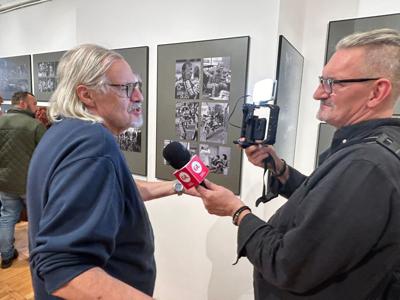 Od 7 listopada 2025 r. w Muzeum Ziemi Lubuskiej można oglądać „Fotoreportaże” Tomasza Gawałkiewicza, ale też najnowsze obrazy Józefa Burlewicza. Podwójny piątkowy wernisaż w MZL uświetnił recital utalentowanego młodego pianisty – pochodzącego z Zielonej Góry Wiktora Pelca (zagrał utwory Chopina i Pendereckiego. 
Zielonogórskim bohaterom wieczoru gratulowali marszałek województwa lubuskiego Sebastian Ciemnoczołowski i członek Zarządu Województwa Lubuskiego Łukasz Porycki. 
