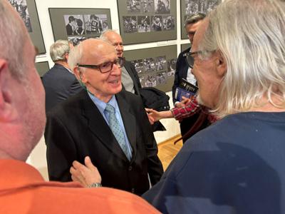 Od 7 listopada 2025 r. w Muzeum Ziemi Lubuskiej można oglądać „Fotoreportaże” Tomasza Gawałkiewicza, ale też najnowsze obrazy Józefa Burlewicza. Podwójny piątkowy wernisaż w MZL uświetnił recital utalentowanego młodego pianisty – pochodzącego z Zielonej Góry Wiktora Pelca (zagrał utwory Chopina i Pendereckiego. 
Zielonogórskim bohaterom wieczoru gratulowali marszałek województwa lubuskiego Sebastian Ciemnoczołowski i członek Zarządu Województwa Lubuskiego Łukasz Porycki. 
