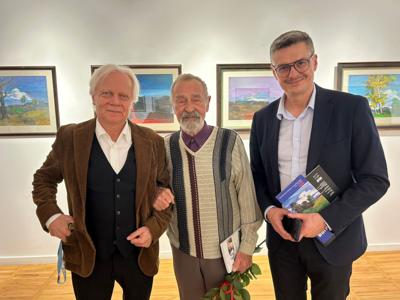 Od 7 listopada 2025 r. w Muzeum Ziemi Lubuskiej można oglądać „Fotoreportaże” Tomasza Gawałkiewicza, ale też najnowsze obrazy Józefa Burlewicza. Podwójny piątkowy wernisaż w MZL uświetnił recital utalentowanego młodego pianisty – pochodzącego z Zielonej Góry Wiktora Pelca (zagrał utwory Chopina i Pendereckiego. 
Zielonogórskim bohaterom wieczoru gratulowali marszałek województwa lubuskiego Sebastian Ciemnoczołowski i członek Zarządu Województwa Lubuskiego Łukasz Porycki. 
