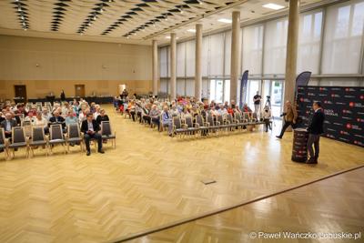 Uczestnicy Forum Seniora w Sali Kolumnowej Sejmiku Województwa Lubuskiego w Zielonej Górze