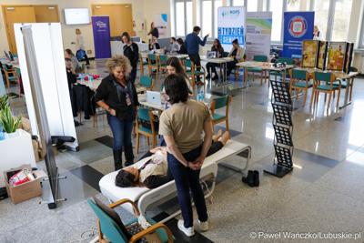 Uczestnicy Forum Seniora w Sali Kolumnowej Sejmiku Województwa Lubuskiego w Zielonej Górze