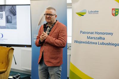 Konkurs organizowany dla młodych Lubuszan pragnących sprawdzić swoje siły przy tworzeniu tekstów o głębszym, regionalnym znaczeniu.