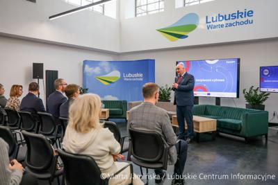 Bezpieczny i innowacyjny biznes w erze cyfrowej