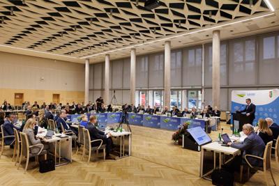 Nadzwyczajna sesja Sejmiku Województwa Lubuskiego. Tematem obrad było powołanie transportowej spółki Województwa Lubuskiego.