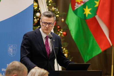 Nadzwyczajna sesja Sejmiku Województwa Lubuskiego. Tematem obrad było powołanie transportowej spółki Województwa Lubuskiego.