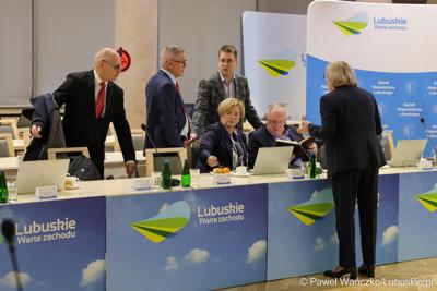 Nadzwyczajna sesja Sejmiku Województwa Lubuskiego. Tematem obrad było powołanie transportowej spółki Województwa Lubuskiego.