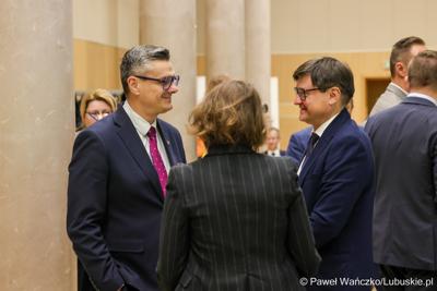 Nadzwyczajna sesja Sejmiku Województwa Lubuskiego. Tematem obrad było powołanie transportowej spółki Województwa Lubuskiego.