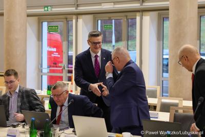 Nadzwyczajna sesja Sejmiku Województwa Lubuskiego. Tematem obrad było powołanie transportowej spółki Województwa Lubuskiego.