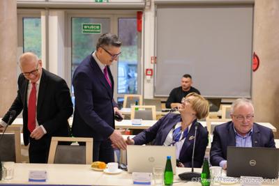 Nadzwyczajna sesja Sejmiku Województwa Lubuskiego. Tematem obrad było powołanie transportowej spółki Województwa Lubuskiego.