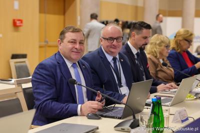 Nadzwyczajna sesja Sejmiku Województwa Lubuskiego. Tematem obrad było powołanie transportowej spółki Województwa Lubuskiego.