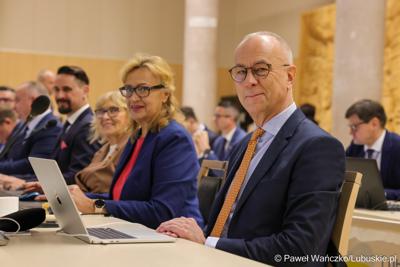 Nadzwyczajna sesja Sejmiku Województwa Lubuskiego. Tematem obrad było powołanie transportowej spółki Województwa Lubuskiego.