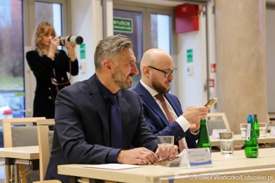 Nadzwyczajna sesja Sejmiku Województwa Lubuskiego. Tematem obrad było powołanie transportowej spółki Województwa Lubuskiego.