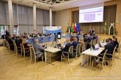 Nadzwyczajna sesja Sejmiku Województwa Lubuskiego. Tematem obrad było powołanie transportowej spółki Województwa Lubuskiego.
