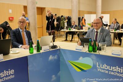 Nadzwyczajna sesja Sejmiku Województwa Lubuskiego. Tematem obrad było powołanie transportowej spółki Województwa Lubuskiego.