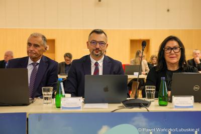 Nadzwyczajna sesja Sejmiku Województwa Lubuskiego. Tematem obrad było powołanie transportowej spółki Województwa Lubuskiego.