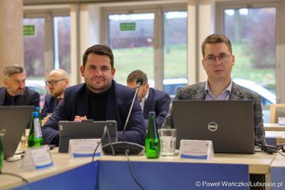 Nadzwyczajna sesja Sejmiku Województwa Lubuskiego. Tematem obrad było powołanie transportowej spółki Województwa Lubuskiego.