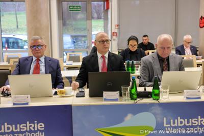 Nadzwyczajna sesja Sejmiku Województwa Lubuskiego. Tematem obrad było powołanie transportowej spółki Województwa Lubuskiego.