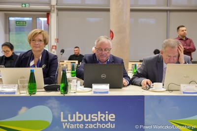 Nadzwyczajna sesja Sejmiku Województwa Lubuskiego. Tematem obrad było powołanie transportowej spółki Województwa Lubuskiego.