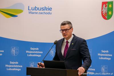 Nadzwyczajna sesja Sejmiku Województwa Lubuskiego. Tematem obrad było powołanie transportowej spółki Województwa Lubuskiego.