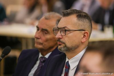 Nadzwyczajna sesja Sejmiku Województwa Lubuskiego. Tematem obrad było powołanie transportowej spółki Województwa Lubuskiego.