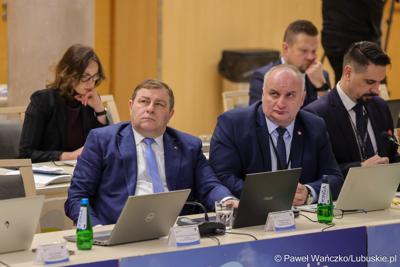 Nadzwyczajna sesja Sejmiku Województwa Lubuskiego. Tematem obrad było powołanie transportowej spółki Województwa Lubuskiego.